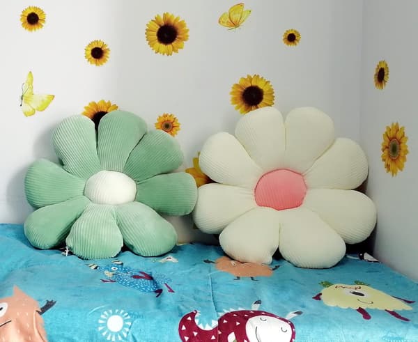 2 stk blomsterpute - Grønne og hvite prestekrageformede pynteputer