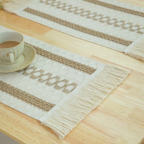 4 kpl:n setti, 50 x 30 cm, boheemityylinen, punottu polypropeeni L -tabletti L