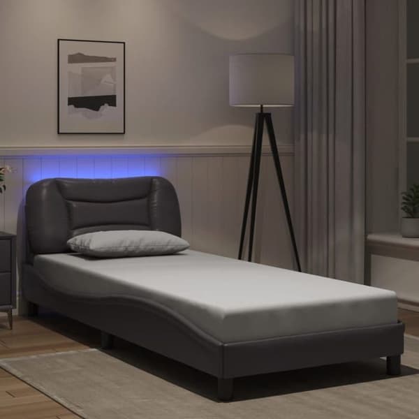 Sengestel - EKSKLUSIV HUS - Hvar - Indbygget LED - 80 x 200 cm - Grå kunstlæder Grå