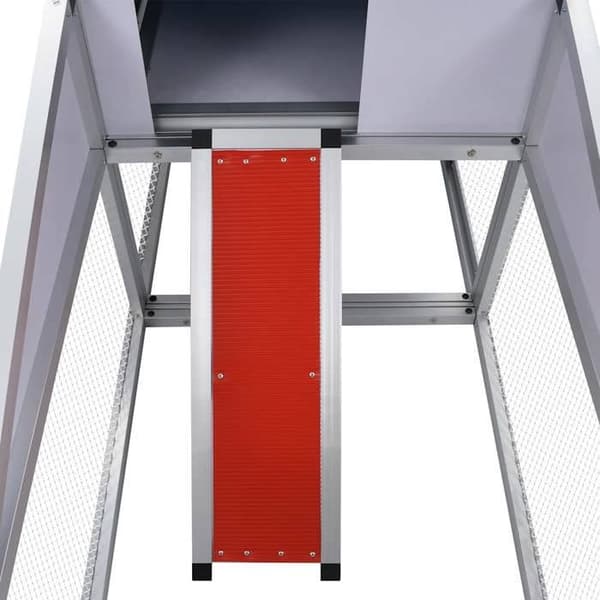 Exklusivt hus - Hönshus med ramper och aluminiumbo