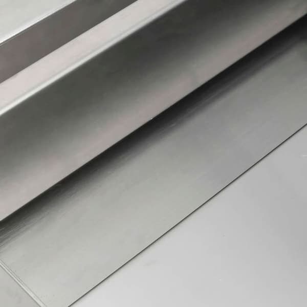Dekorativ kaskade - Kaskade 30x34x14 cm - Rustfrit stål 304 - Mat børstet finish - Chlorresistent Silver