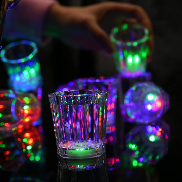 Lysende shotglas, sæt med 24, festartikler, shotglas til voksne, LED-blinkende drikkeglas, der lyser i mørket