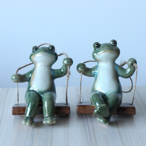 1 par minigrodafigurer statyer Dekorativt rolig keramik hängande groda Skulptur Tecknad djur Samlarfigurer Mikrolandskap Fairy Garden D