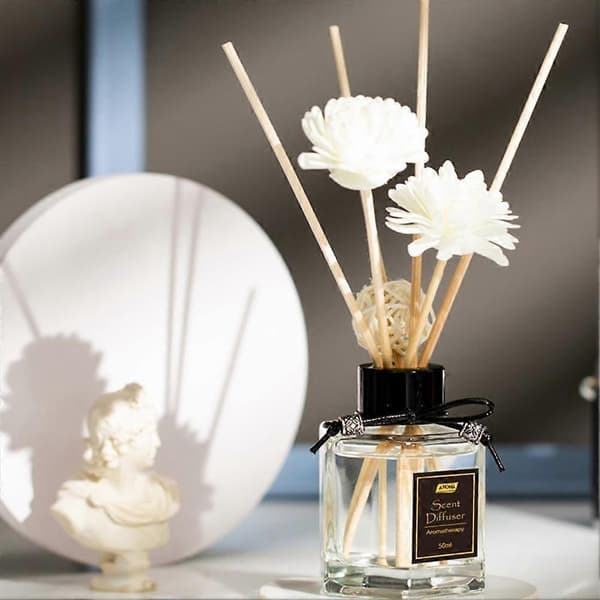 Flammeløs Aromaterapi Diffuser, Aromaterapi Eterisk Olje Ornament F2D4 Gardenia 50ml
