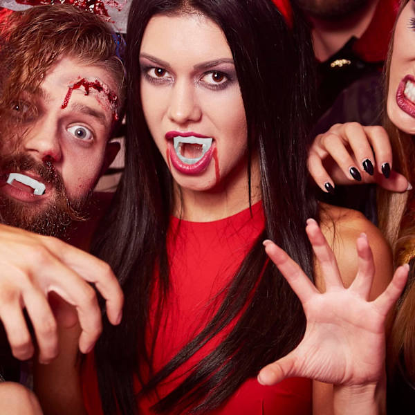 5 kpl Muoviset Vampyyrihampaat Valkoiset Kulmahampaat Pelottavat Halloweenin Susi Ihmiszombi Kulmahampaat Halloween-juhlat Hieno Pukeutuminen Aikuisten Teineille