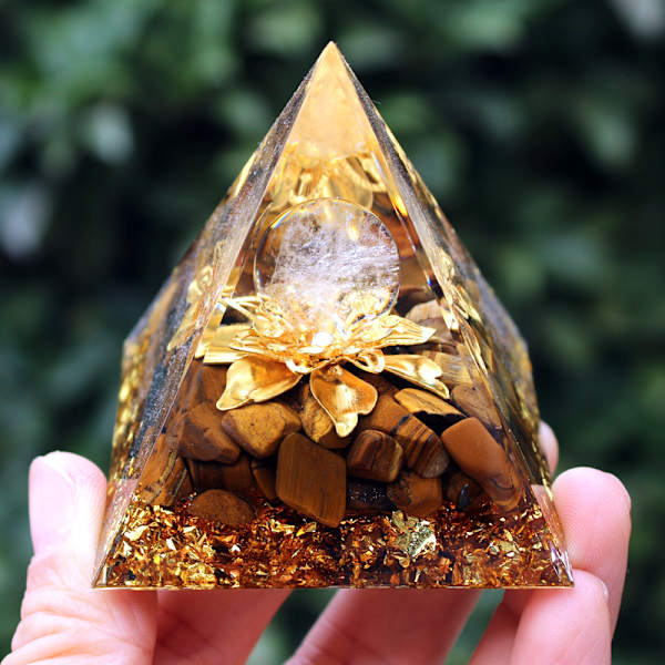 Kristaller Ädelstenar Healing Kristallstenar Pyramid Chakra Gåvor för Kvinnor Män Vän Födelsedag Tonåring Vänskap Ovanlig Sten Feng