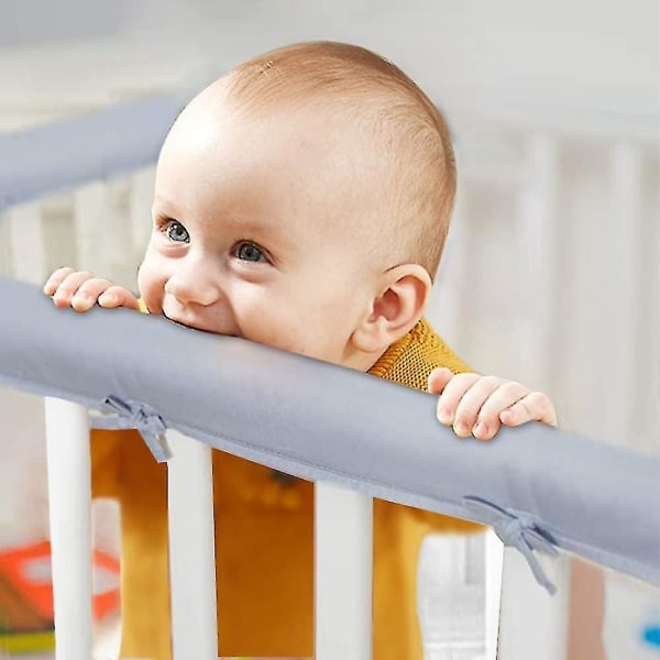 3-delt Baby Crib Rail Cover Protector Sæt fra tygge til standard tremmesenge, 100 % silkeblød mikrofiber polyester, passer til side- og frontskinner grå