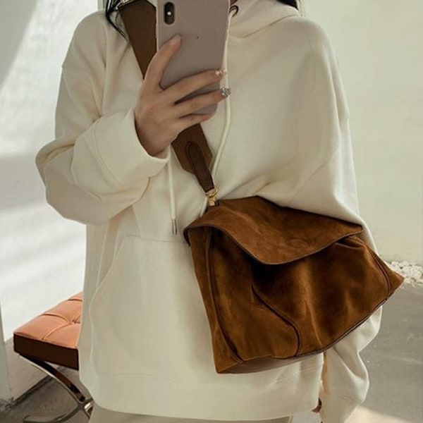 Damdesigner axelväska stor kapacitet väska i PU-läder casual stil med crossbody-rem tote lyx messenger väskor brown 29x14x19cm
