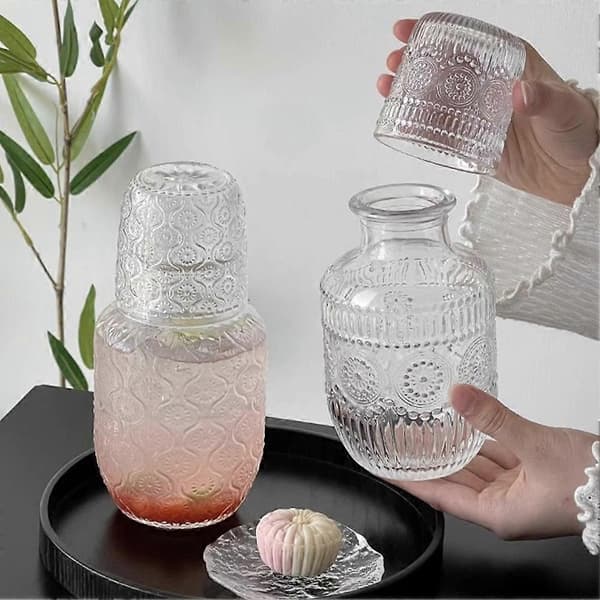Glaskanna och koppset, 540 ml med kopp som lock, präglat mönster K9W6 E 1set