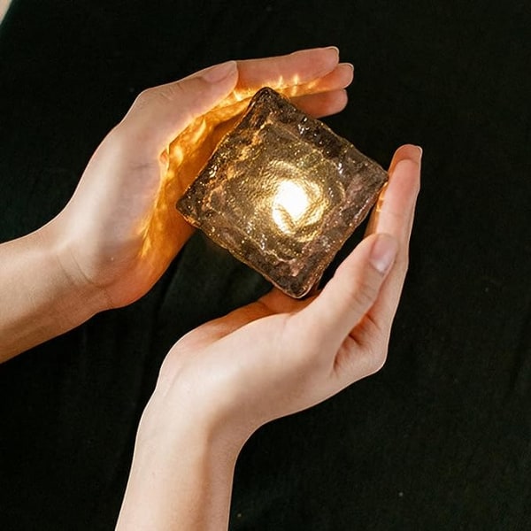 Solcelled Utelys Isbiter for Hagedekorasjon, 2.8 ”x 2.8” Frostet Akryl Stein Vanntette Solcelle Landskapslys for Bordhage Hage Patio