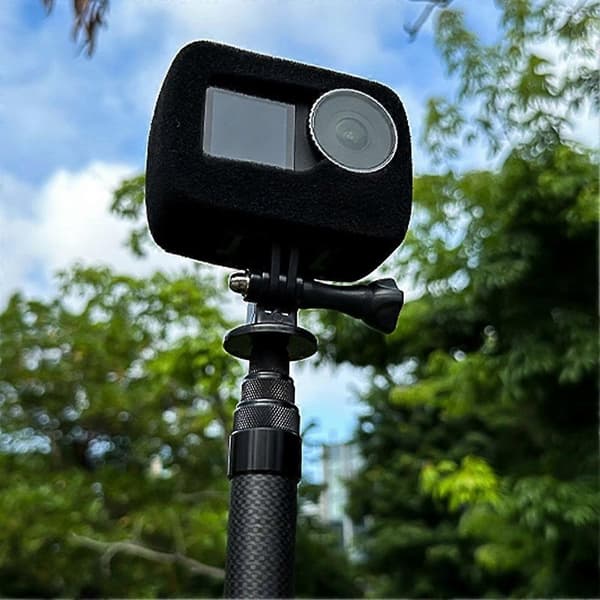 Støyreduserende svampdeksel for DJI Osmo Action 5 Pro-kamera