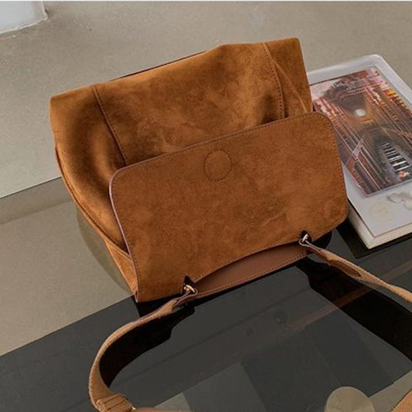 Damdesigner axelväska stor kapacitet väska i PU-läder casual stil med crossbody-rem tote lyx messenger väskor brown 29x14x19cm