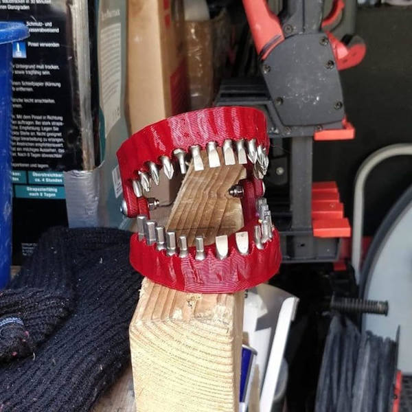 Boremaskine-bit Holder | Tandmodel Design | Holder Op Til 28 Bits | Passer Til 1/4 Tommer Hex Bit og Drive Bit Adapter (Rød)