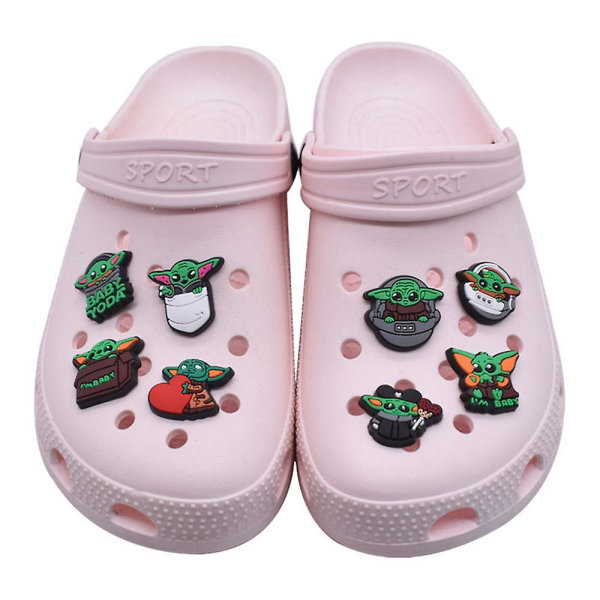 15 kpl Baby Yoda -teemaiset Crocs-kenkien riipukset, rantakengät, sandaalit, koristeet, lahjat, kenkävarusteet