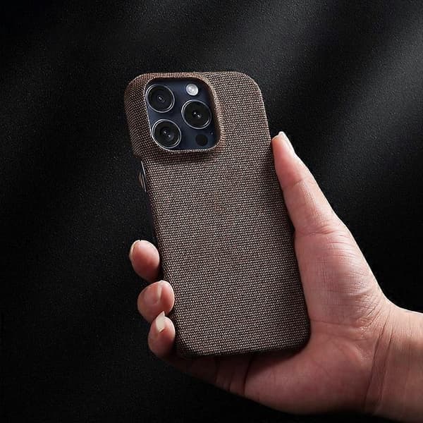 För iPhone 16 Pro Max Fodral Enfärgad Tygtextur Hårt PC-telefonfodral Red