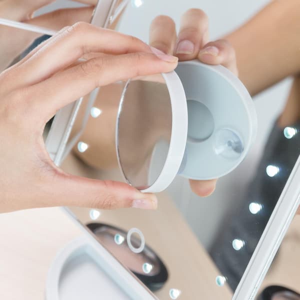 LED-bordspeil med 4 forstørrelser og tilbehørsrom White Vit