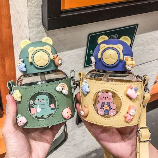 Kawaii Vedenpullo, Söpö Vatsapullo Kupilla ja Olkahihnalla, Mukana Olki, Kannettava Söpö Vedenpullo (Vihreä, 700 ml)