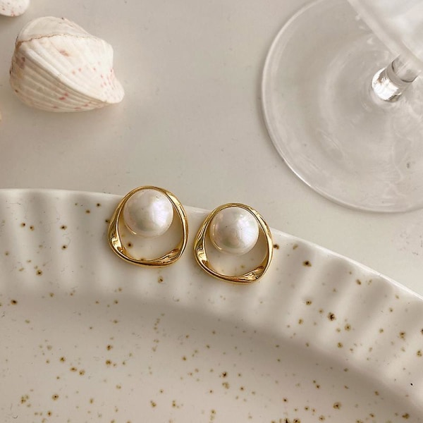 Imitation Pearl Øreringe til Kvinder Guld Farve Runde Stud Øreringe Julegave Uregelmæssigt Design Usædvanlige Øreringe (2 Par) Betterlifefg