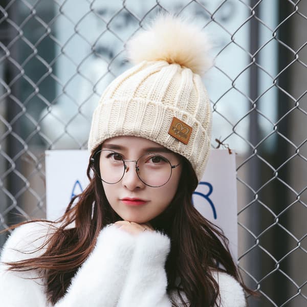 Lue Dame Vinter Koreansk Stil Strikket Høst og Vinter Ullue Pullover Hold Varmen Øreklaffer Hodeomsluttende Student Casual Allsidig Beige