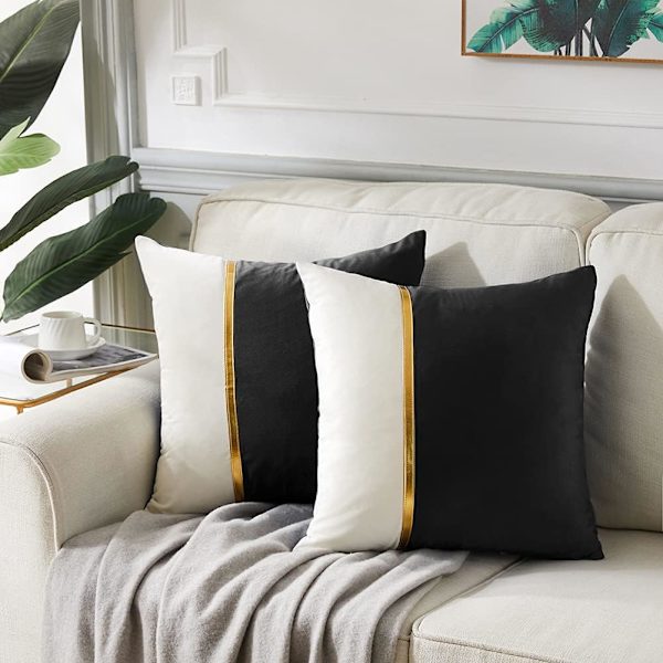2 Pack Svart Dekorativa Kuddfodral 18x18 Tum för Vardagsrumssoffa Säng, Svart och Vitt Sammet Patchwork med Guld Läder 45x45 cm