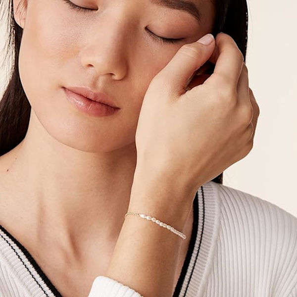 Guld Tiny Pearl Armbånd | 14K Guldbelagt Ferskvandsdyrkning Perler | Armbånd til Kvinder