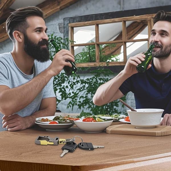 4 kpl Auton Avaimenperä Pullonavaaja Avaimenperä Klipsi Taktinen Karabini Miehille Naisille