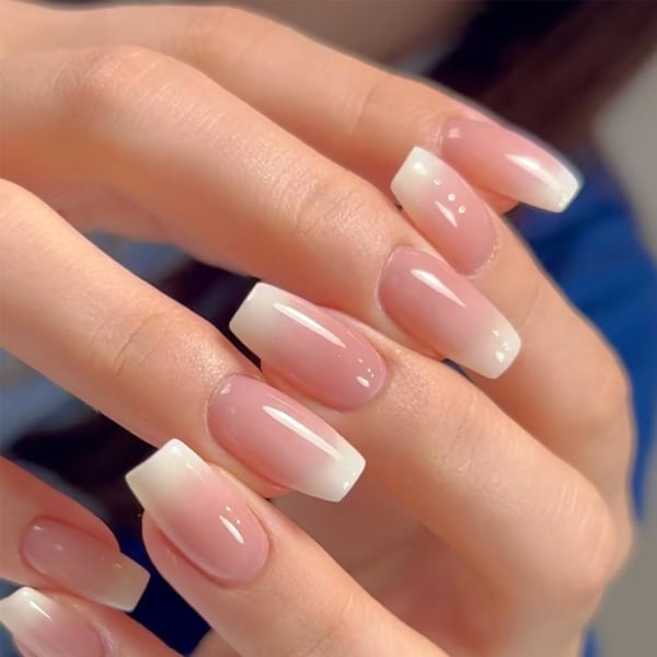 Nails Square med rosa och vit gradient Fake Nails Design Full Cover Stick on Nails Glänsande konstgjorda lösnaglar med lim på naglar för kvinnor 24PS