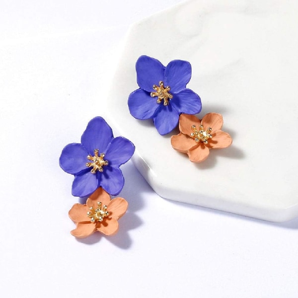 2 par Chic Boho Flowers Double Metal Örhängen Set, Petal Flower Statement Stud örhängen med guld blomknopp för kvinnor Syster Mamma Älskare och vänner