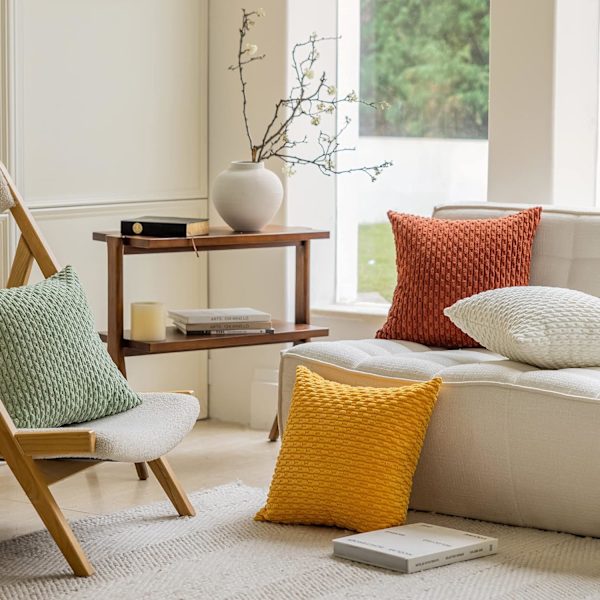 Set med 2 dekorative putetrekk i solid stripet fløyelsplysj for sofa, maskinvaskbar putetrekk, 50 cm, 20 x 20 tommer, gul