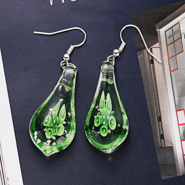 Handgjorda vattenfallformade spiralformade lampwork-modeglaspärlhängeörhängen