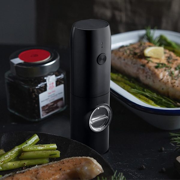 USB-oppladbar elektrisk pepperkvern Justerbar grovhet Elektrisk salt- og pepperkvern Automatisk krydderkvern med LED-lys