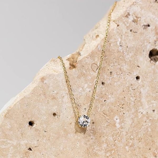 14K gullbelagt krystall solitaire 1,5 karat (7,3 mm) CZ delikat choker halskjede | Gullhalskjeder for kvinner