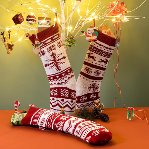 Set med 45 cm strikkede julestrømper, store rustikke garnjulestrømper for familiens julepynt