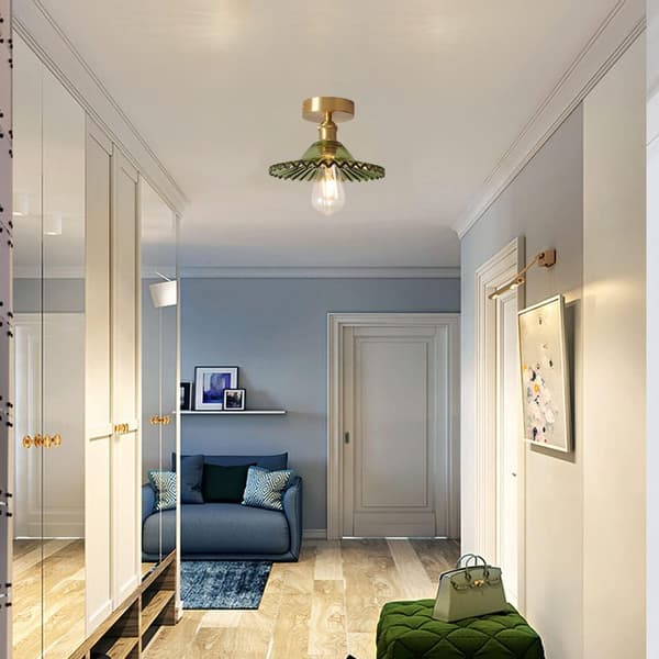 Loftslampe med glaspære, tæt på loftet, moderne, grøn