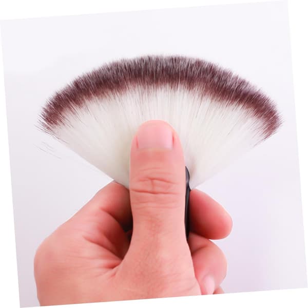 Large Fan-Shaped Brush with Wooden Handle Powder Foundation Brush Cosmetics Makeup Blending Tool