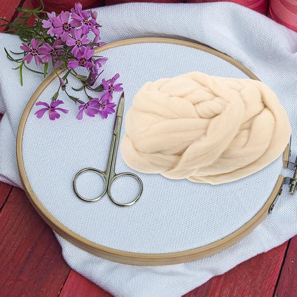 Wool Roving Felt Yarn for Crafts Educational Use Easy to Shape Simple Elegant Beige