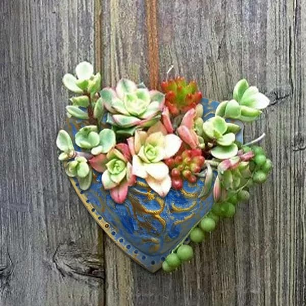 Heart-shaped resin pot for succulents, wall-mounted, hanging