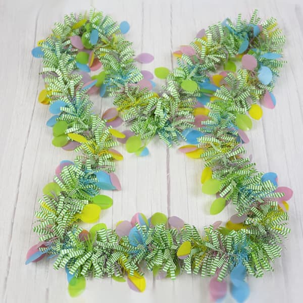 Pet Fringe Garland Easter Table Decorations 8 pcs Green with Length and Unique Shape Design