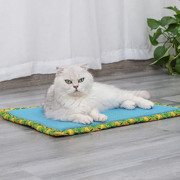 Self-cooling pad for dog and cat, ice silk summer dog cooling pad blanket