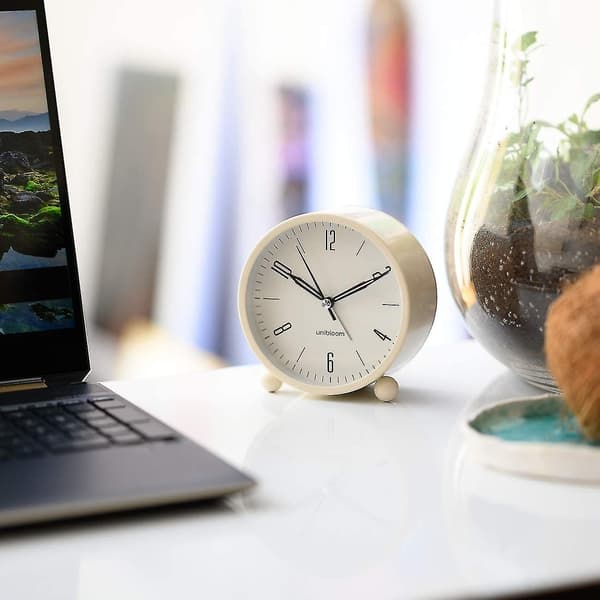 Silent Alarm Clock - Analog Alarm Clock Without Ticking with Warm Light - Minimalist Round