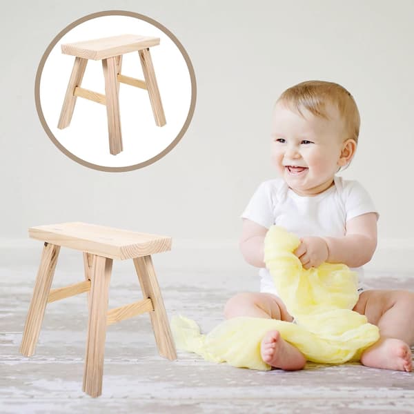 Small Wooden Stool Cute Step Stool 24 x 15 x 22 cm Wood Material Retro