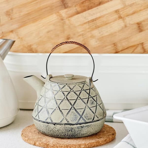 11-13 cm Iron Rattan Heat-Resistant Versatile Design Stylish Ergonomic Kettle Handle Compact
