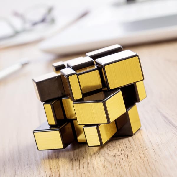 3D Magic Cube Puzzle, Brain Training, Promotes Coordination and Concentration, Perfect for Kids and Adults, 5.5x5.5x5.5 cm