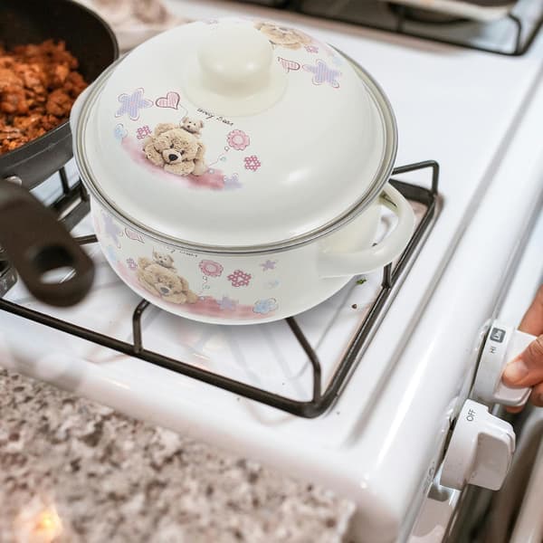 Vintage emaljert gryte multifunksjonell kokegryte med håndtaksdesign glatt flat bunn