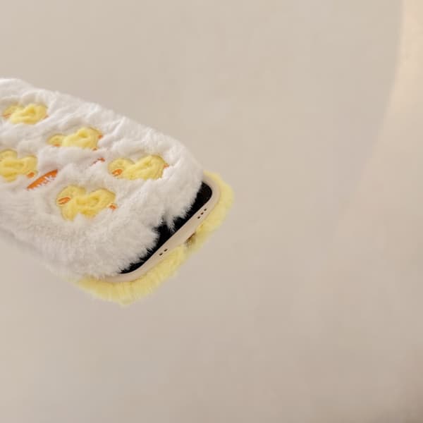 iPhone 16 Pro Case Duck Embroidery Furry Warm Plush Soft Flexible Phone Cover - White Vit white