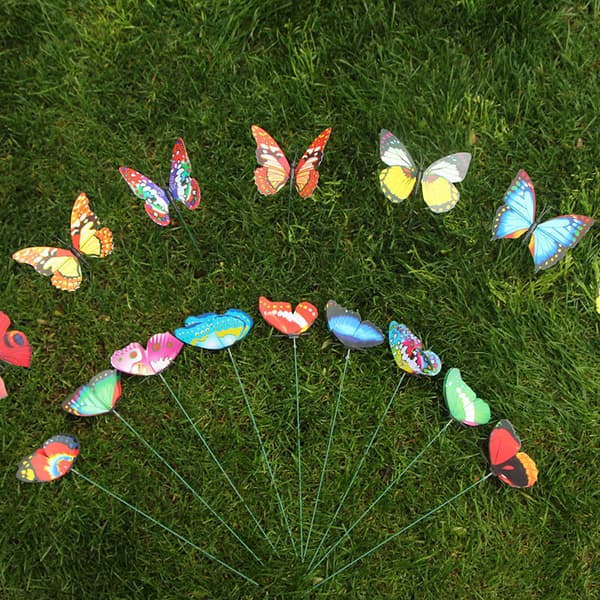 50 stk. farverige sommerfuglestave til havedekoration, til havesommerfugle (4 cm sommerfuglestilk)