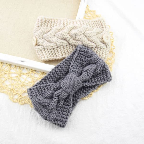 Knitted Women's Headband with Bow and Cable Pattern