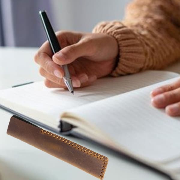 Enkelt pennal, pennholder for studenter, kontordame brun KLB