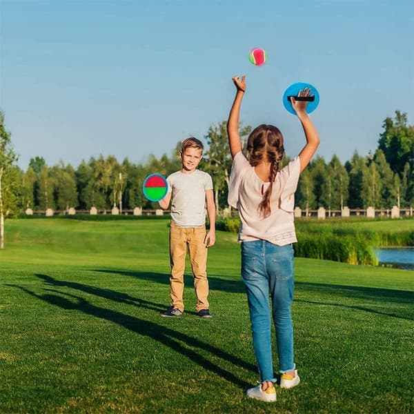 Heitto- ja kiinnityspallosetti kahdella tarranauhalla ja tennispallolla, hauska ulkopuutarha- ja rantalelu.