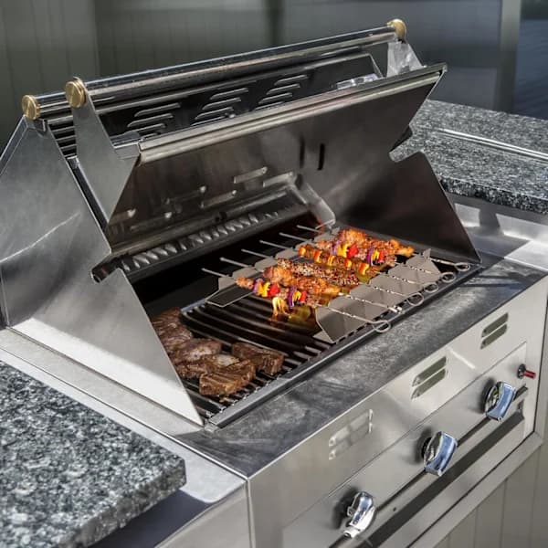 Grillspydholder i rustfrit stål til 6 spyd med børste og bæretaske til kul-, gas- og elgrill